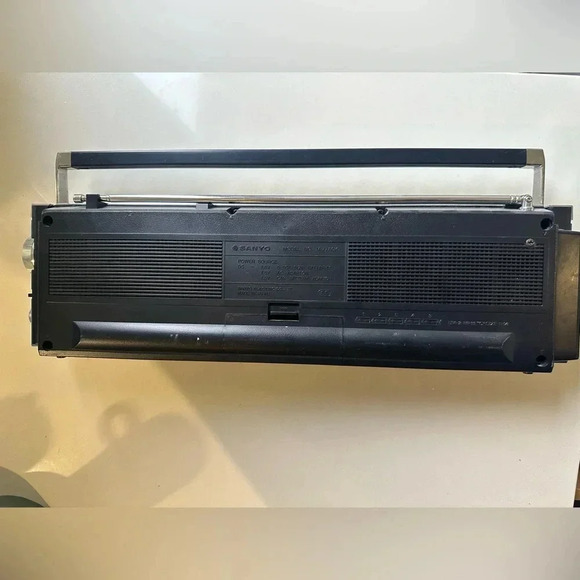 Sanyo M7770K 4 Band Blue Radio Cassette Player Recorder Boombox Made In Japan - Picture 2 of 8